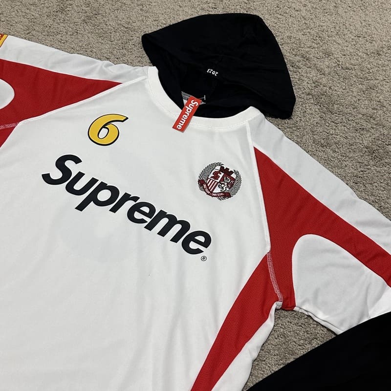 Conjunto Supreme Hooded Soccer Blanco