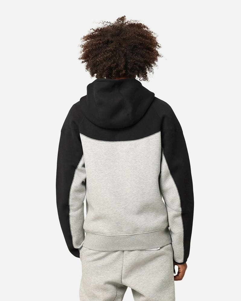Conjunto Nike Tech Fleece Gris/Negro 2023 (New Season)
