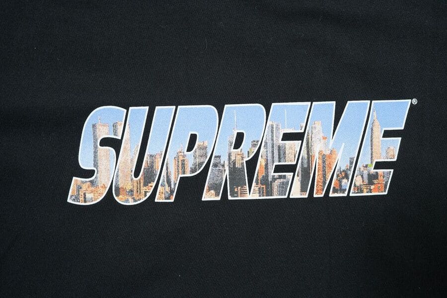Playera Supreme Gotham Black