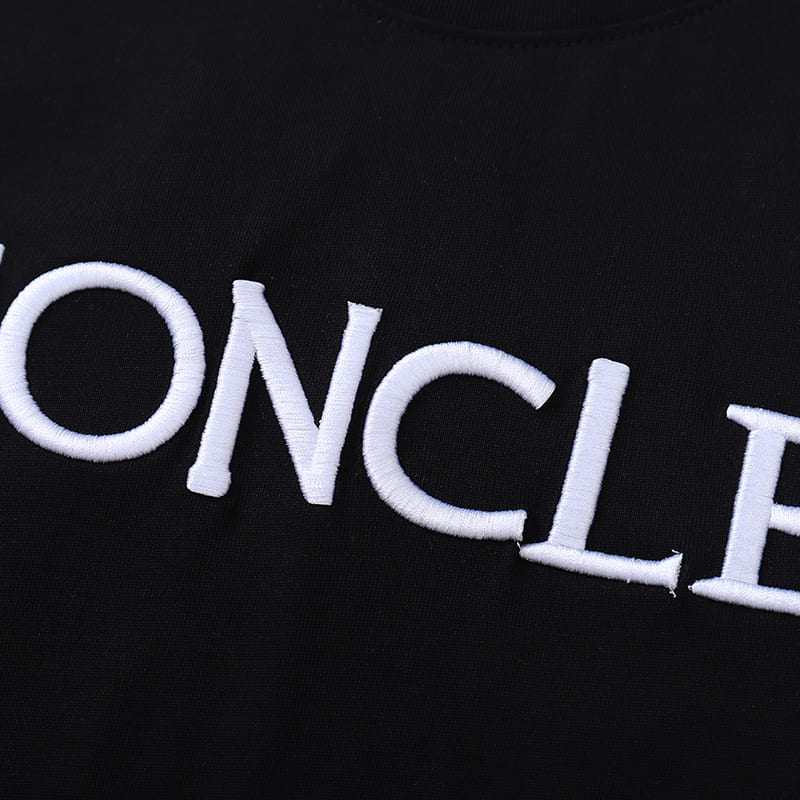 Playera Moncler Enfant Logo Preta