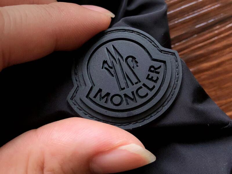Chamarra Moncler Montcla