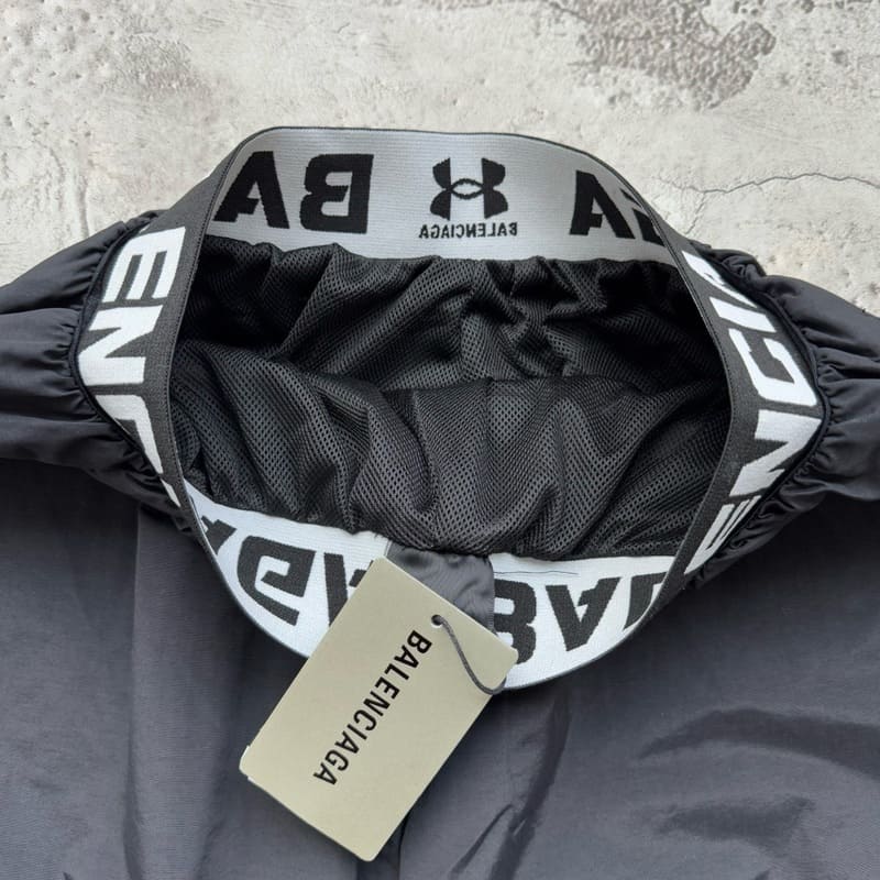 Pantalón Balenciaga x Under Armor Track