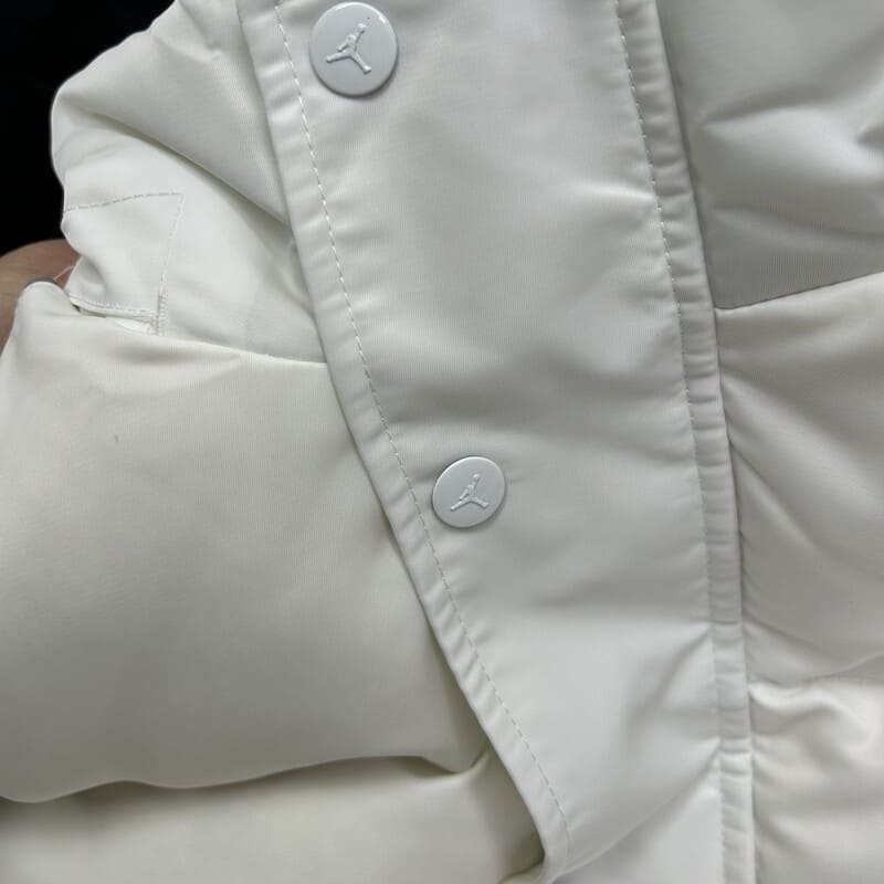 Chamarra Puffer Supreme x Jordan Blanca