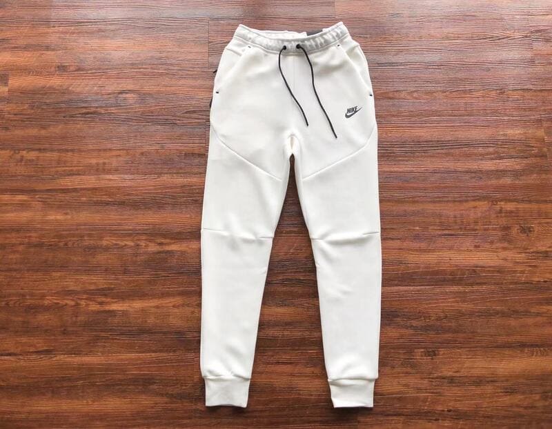 Conjunto Nike Tech Fleece Blanco