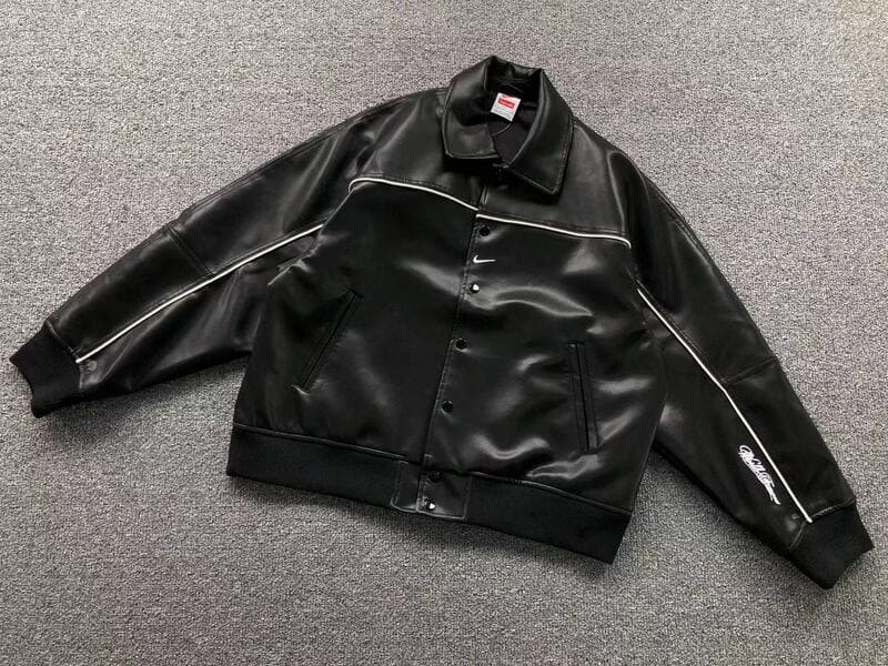 Chamarra Supreme x Nike Varsity Preta