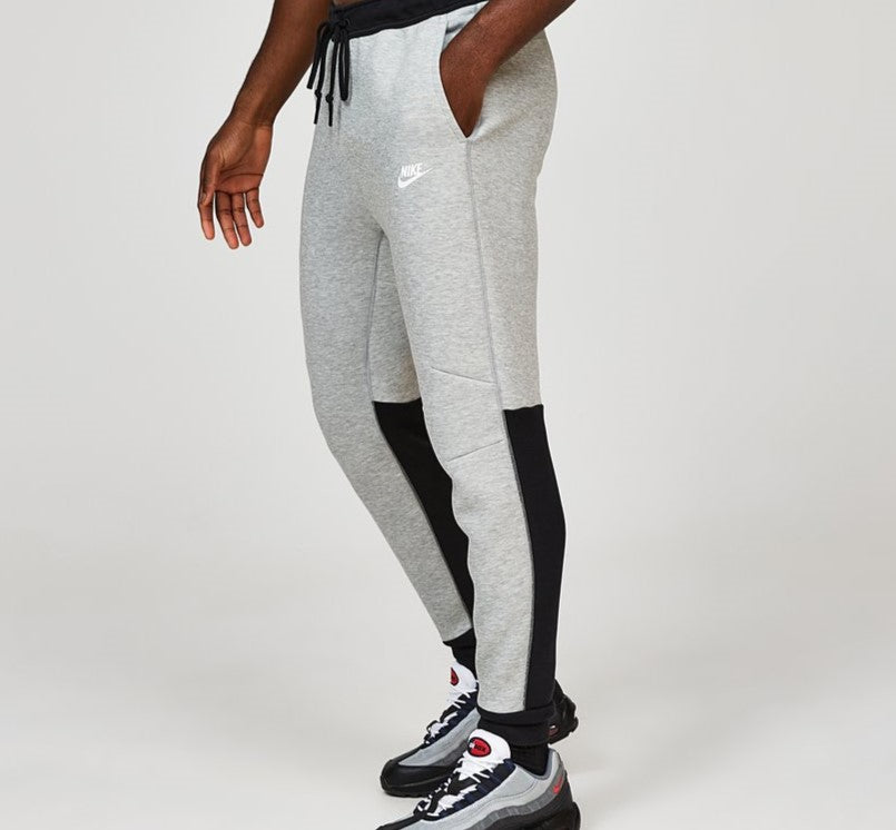 Conjunto Nike Tech Fleece Gris/Negro 2023 (New Season)