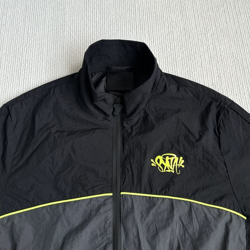 Conjunto Synaworld 'Syna Logo' Shell Negro/Gris/Amarillo