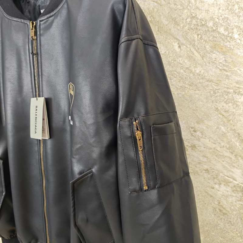 Chamarra Balenciaga x Automobili Lamborghini Preta