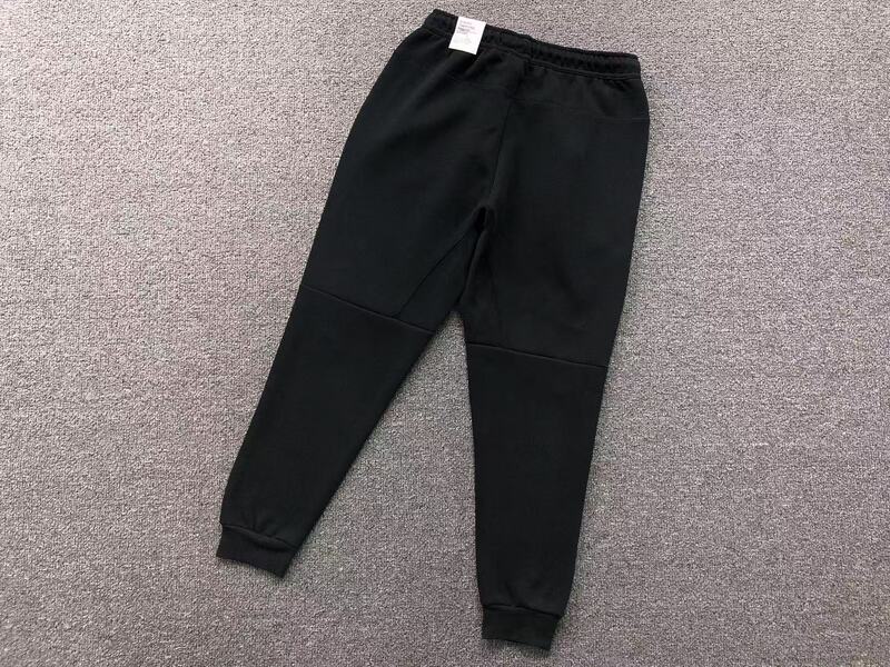 Pantalón Tech Fleece Preta (Reflective)