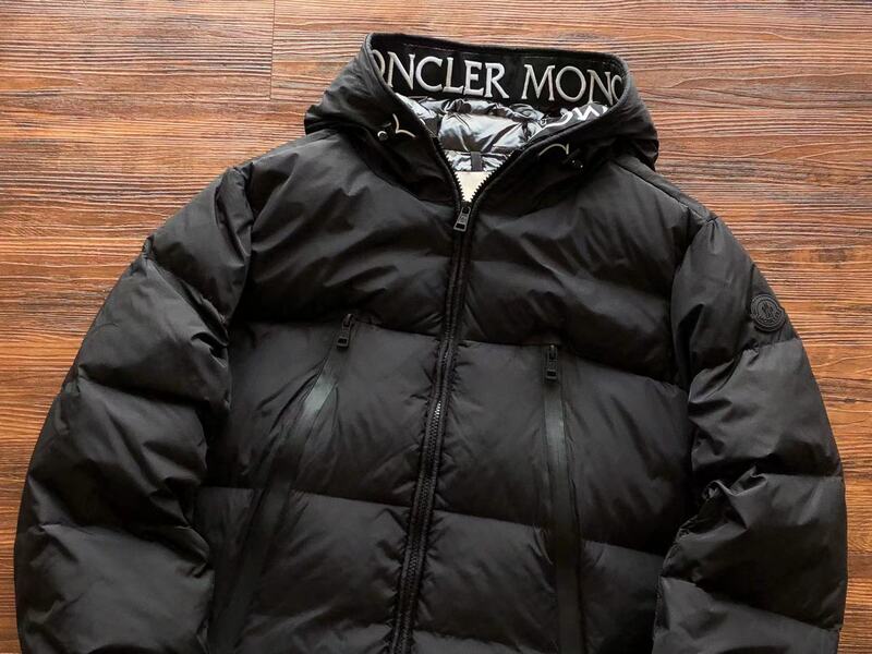 Chamarra Moncler Montcla