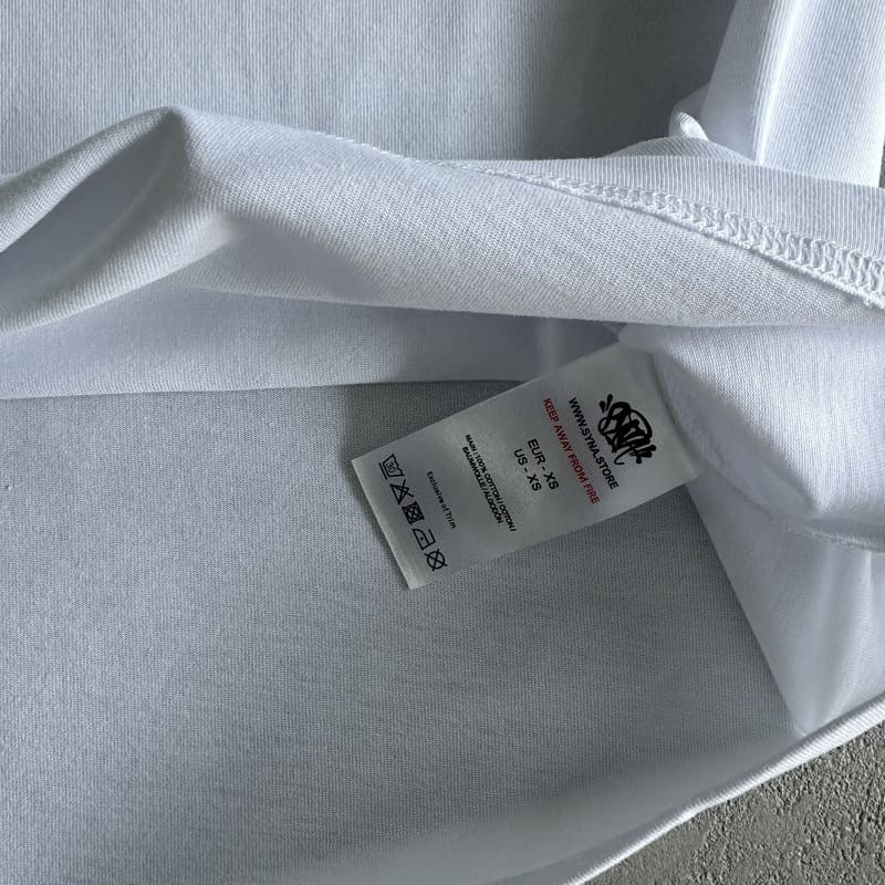 Playera Syna World x Evian Logo