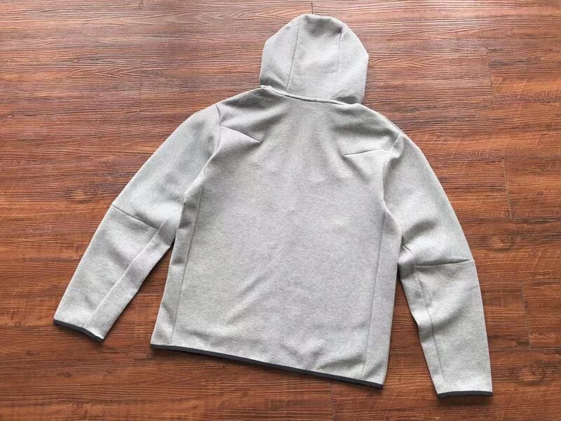 Chamarra Nike Tech Fleece Gris