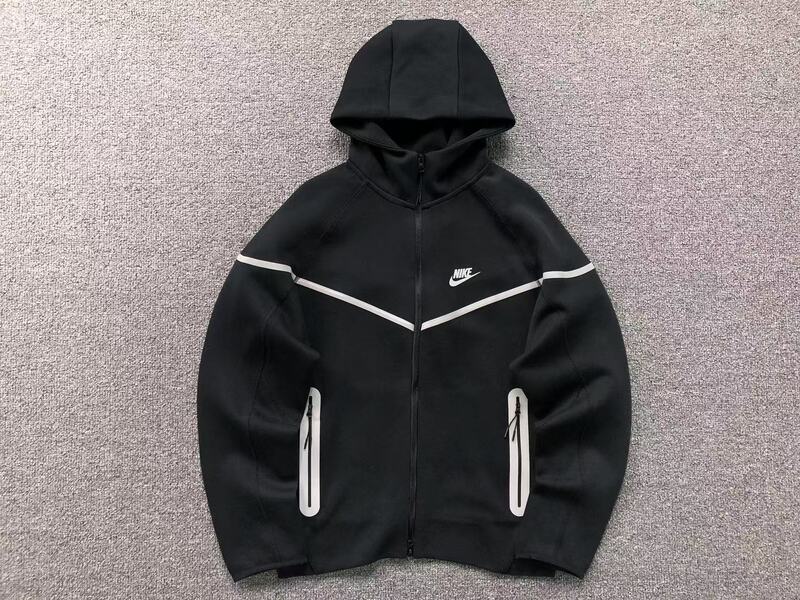 Conjunto Nike Tech Fleece Negro (Reflective)