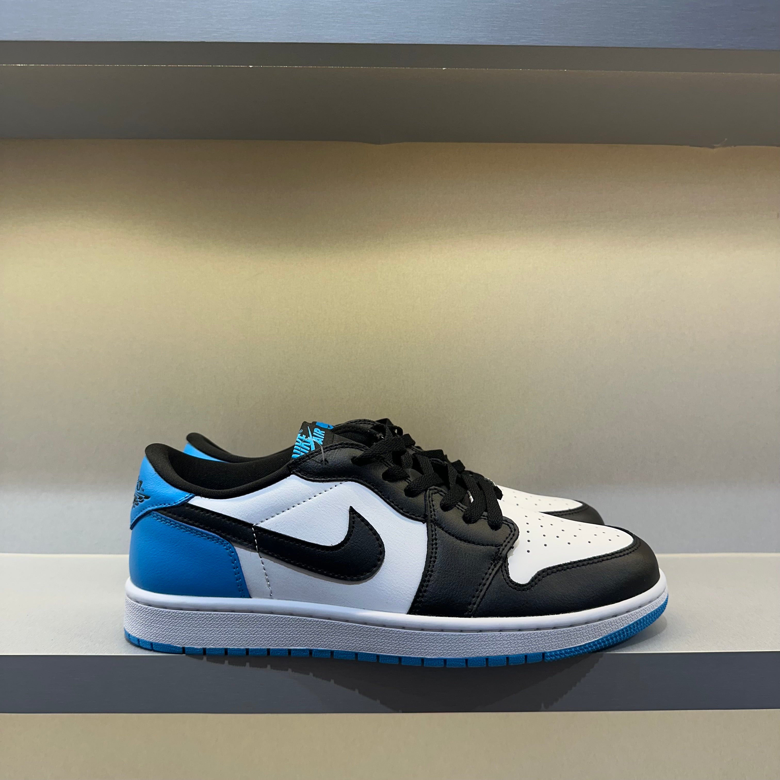 Air Jordan 1 Low OG UNC