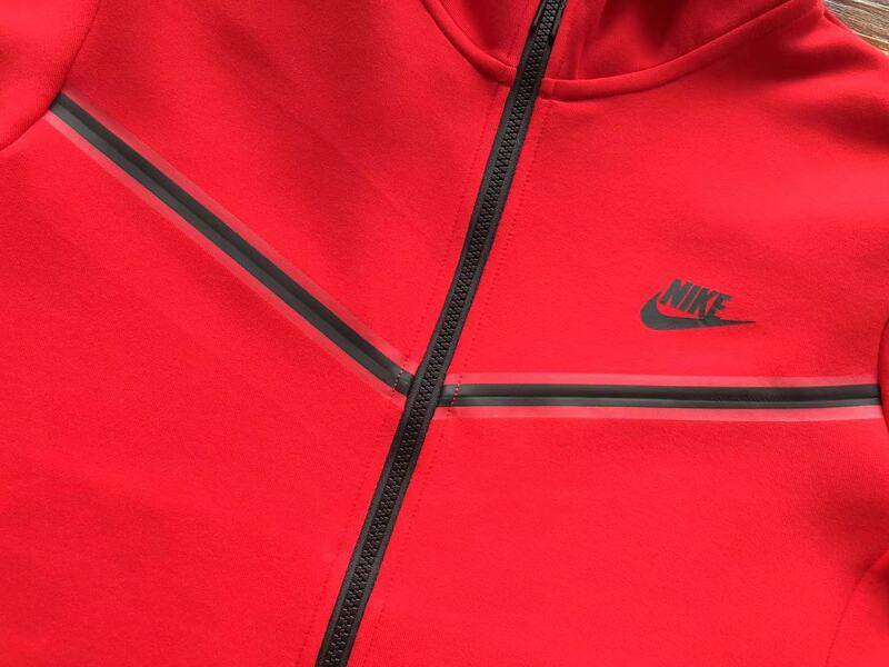 Conjunto Nike Tech Fleece Rojo