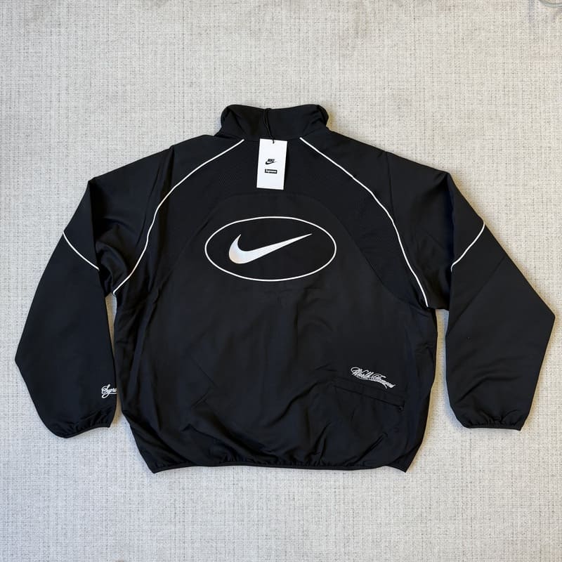 Conjunto Supreme x Nike Track Negro