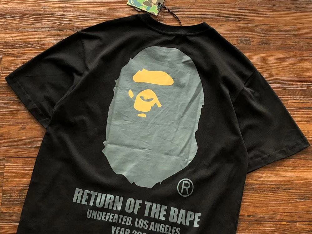Playera BAPE x Undefeated Ape Head