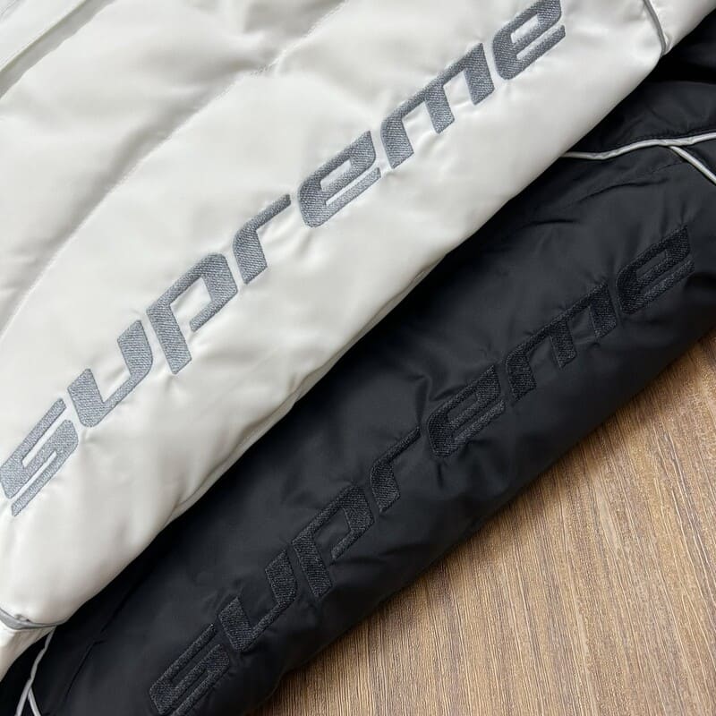 Chamarra Puffer Supreme x Jordan Blanca
