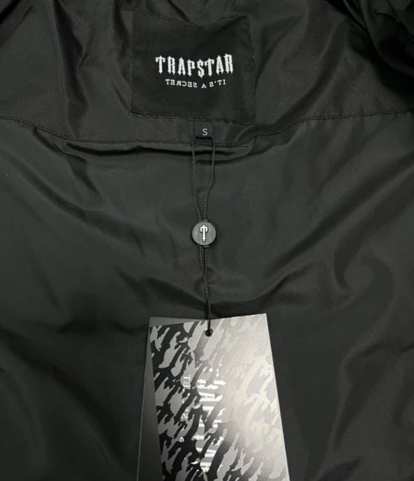 Chamarra Trapstar Decoded Hooded Puffer 2.0 Infrared Edition