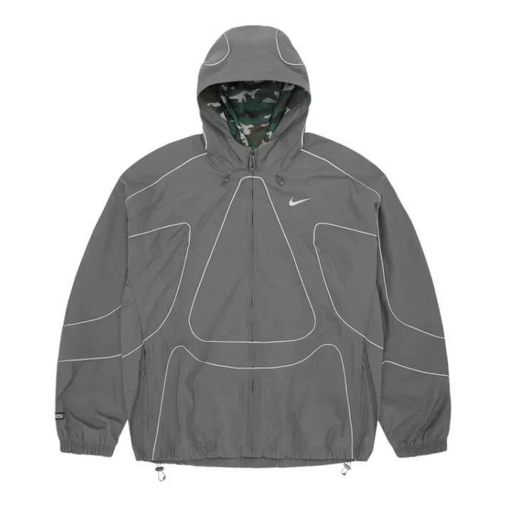 Chamarra Nike x Corteiz