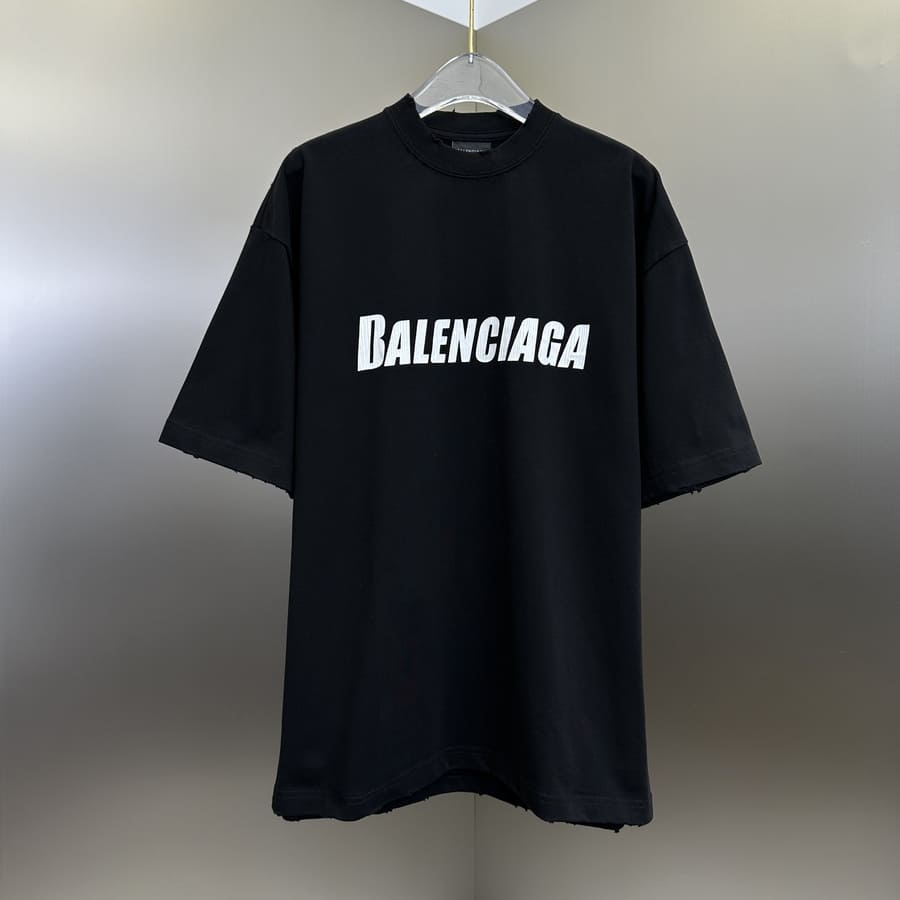 Playera Balenciaga Cracked Logo Distressed