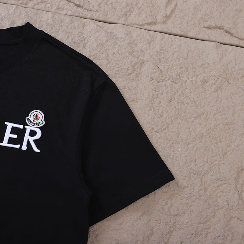 Playera Moncler Enfant Logo Preta