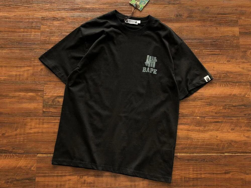 Playera BAPE x Undefeated Ape Head