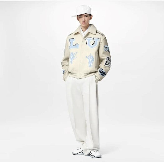 Chamarra Louis Vuitton Varsity En Piel Bordada “Multi-Patches Mixed/Milky White”