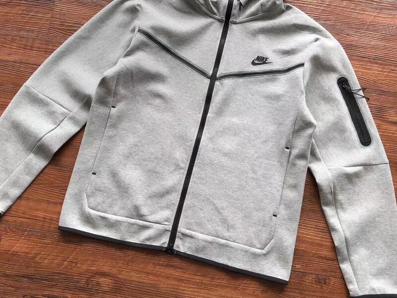 Chamarra Nike Tech Fleece Gris