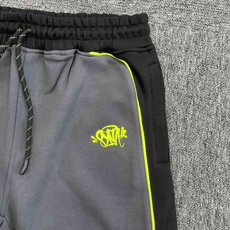 Conjunto Synaworld Pipe Hoodie & Shorts Gris