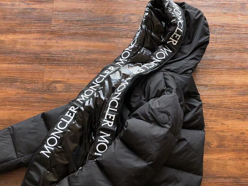 Chamarra Moncler Montcla