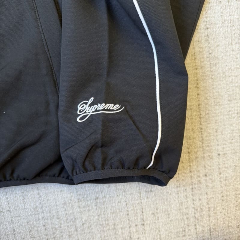 Conjunto Supreme x Nike Track Negro