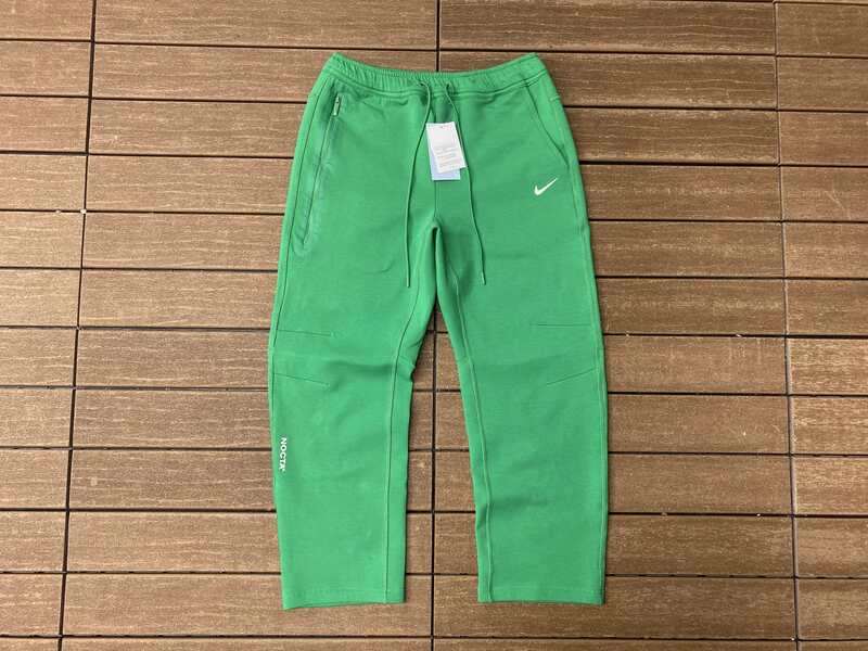 Conjunto Pantalón Nike x NOCTA Tech Fleece Stadium Green/Sail