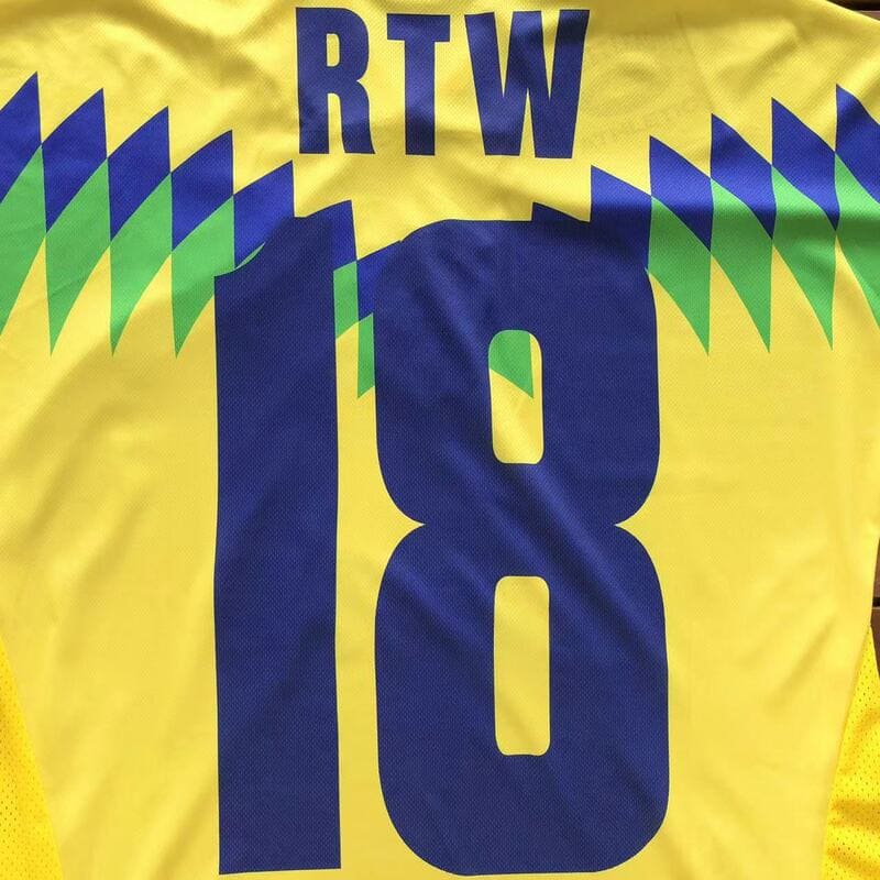 Playera Corteiz Fútbol Brasil Amarilla