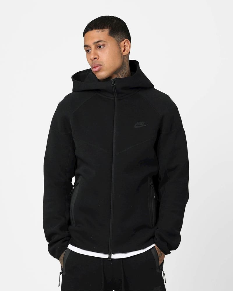 Conjunto Nike Tech Fleece Negro 2023 (New Season)