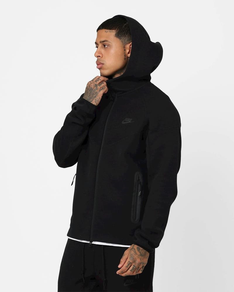 Conjunto Nike Tech Fleece Negro 2023 (New Season)