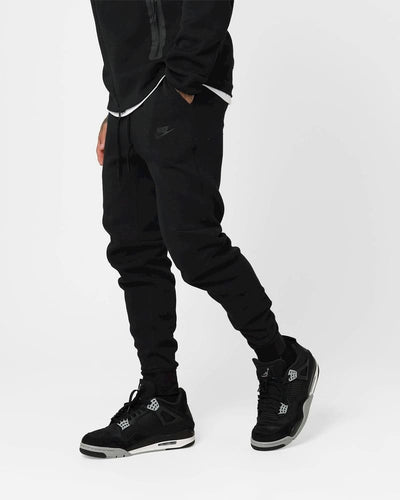 Conjunto Nike Tech Fleece Negro 2023 (New Season)