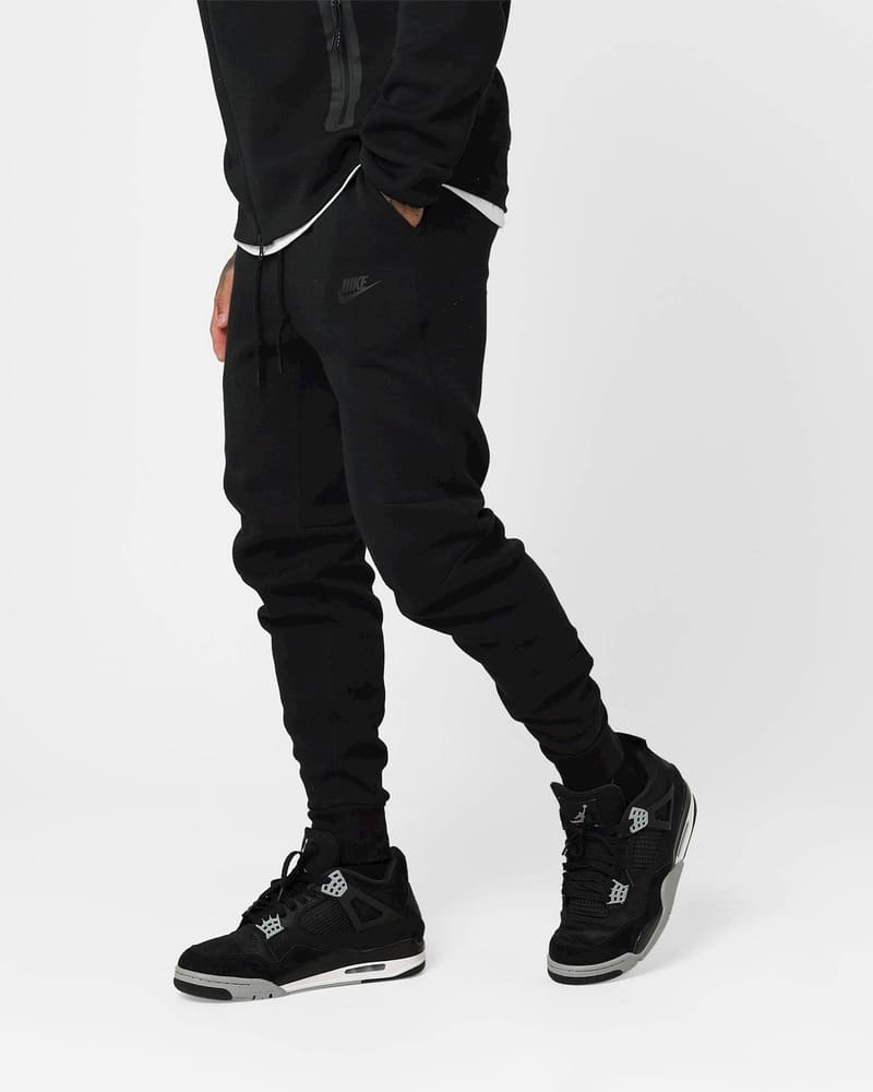 Conjunto Nike Tech Fleece Negro 2023 (New Season)