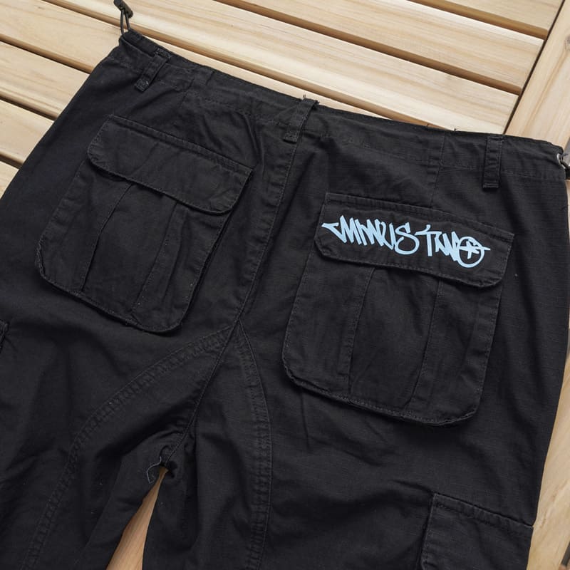 Pantalón Minus Two Cargo Negro/Azul