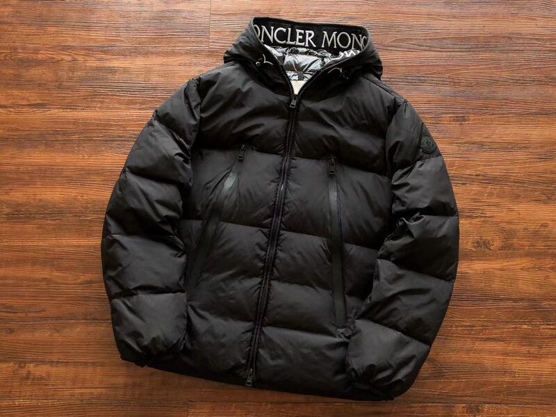 Chamarra Moncler Montcla