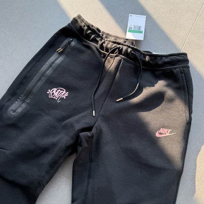 Pantalón Tech Fleece Nike x Syna