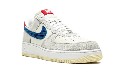 Nike Air Force 1 Low SP Undefeated 5 On It Dunk vs. AF1