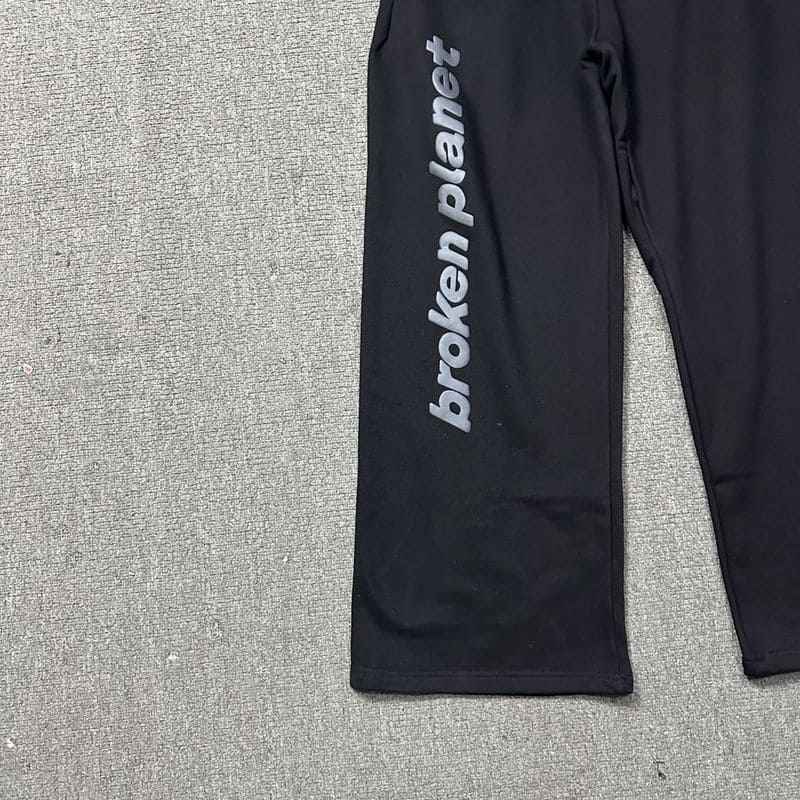 Pantalón Broken Planet Logo Writing Black