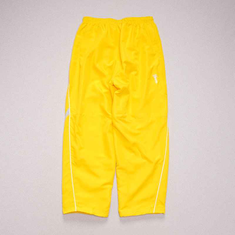 Conjunto Supreme x Nike Track Amarillo