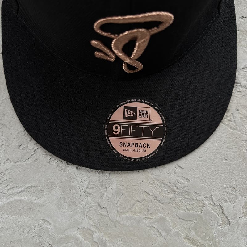 Gorra Syna World x New Era 9Fifty