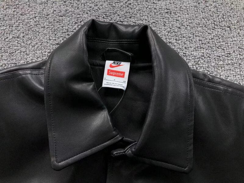 Chamarra Supreme x Nike Varsity Preta