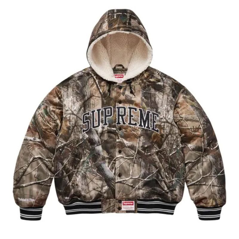 Chamarra Supreme x Mitchell & Ness Varsity Satin AP Camo