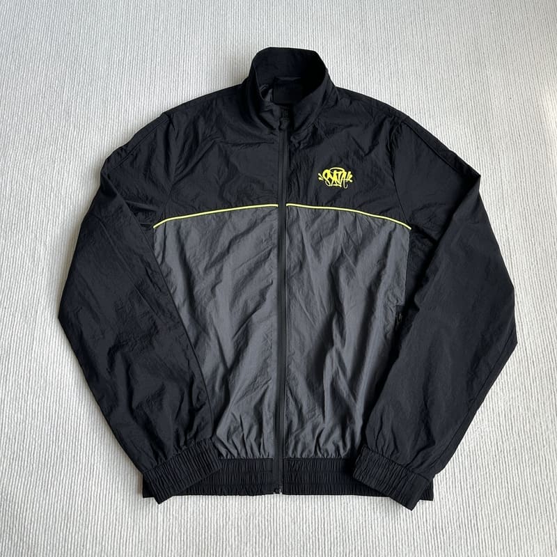 Conjunto Synaworld 'Syna Logo' Shell Negro/Gris/Amarillo