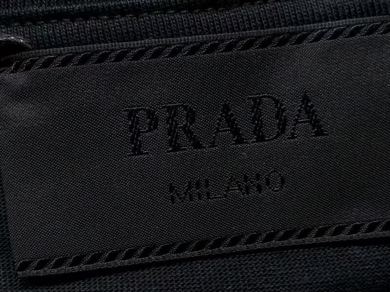 Playera Prada Pocket Logo