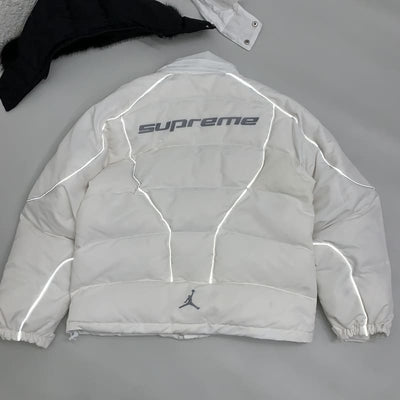 Chamarra Puffer Supreme x Jordan Blanca